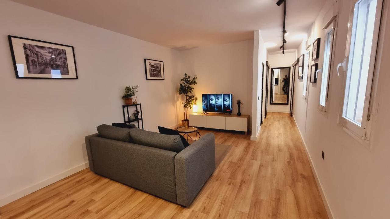 Modern Haven For Urban Explorers By Rems 말라가 외부 사진